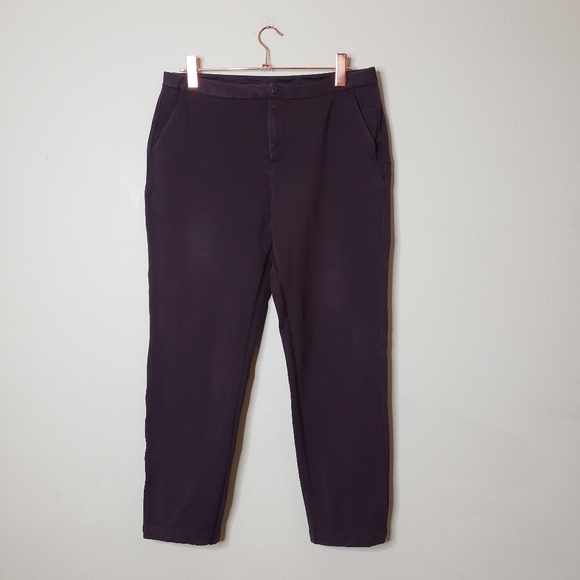 lululemon athletica Pants - LULULEMON cropped stretch work pants in plum purple soft stretchy size 10
